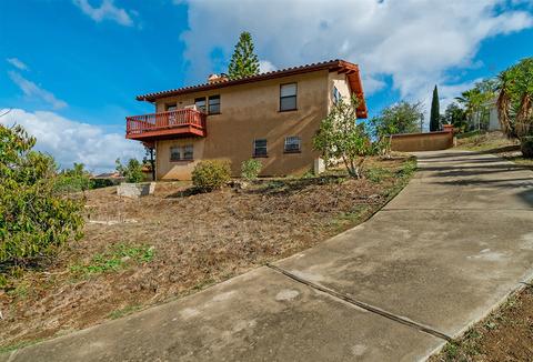 1141 Morro Rd, Fallbrook, CA 92028 photo 2