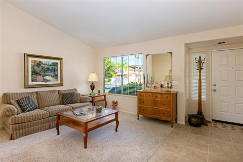 1433 Via Venusto, Oceanside, CA 92056 photo 3