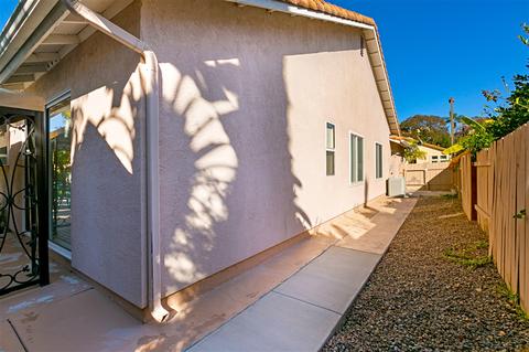 1433 Via Venusto, Oceanside, CA 92056 photo 17
