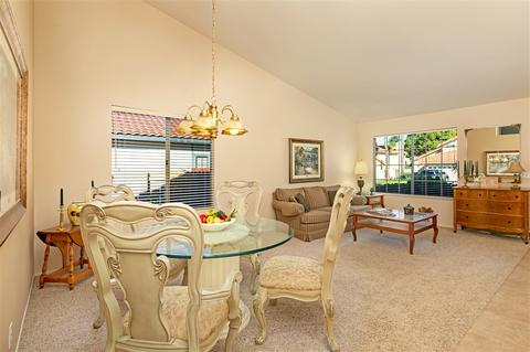 1433 Via Venusto, Oceanside, CA 92056 photo 4