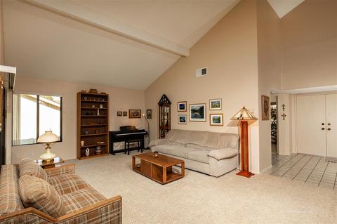 1539 Silverado Dr, Oceanside, CA 92057 photo 2