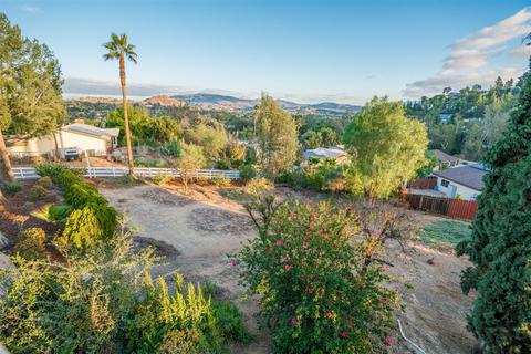 1818 E Chase Ave, El Cajon, CA 92020 photo 2