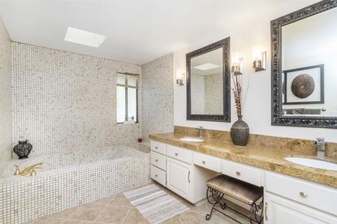 716 Inspiration Ln, Escondido, CA 92025 photo 14
