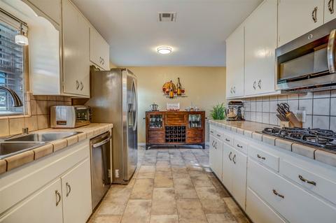 8858 Lemon Ave, La Mesa, CA 91941 photo 10