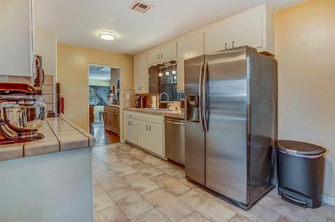 8858 Lemon Ave, La Mesa, CA 91941 photo 11