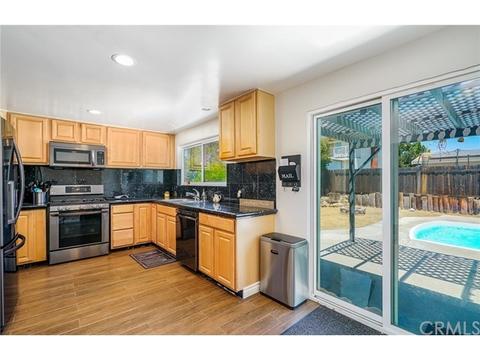 8446 Carlton Oaks Dr, Santee, CA 92071 photo 5