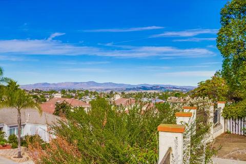 1337 Clear Crest Cir, Vista, CA 92084 photo 1
