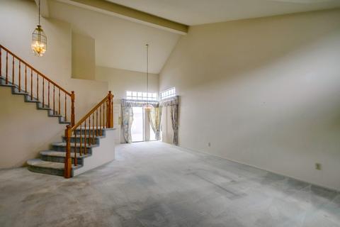 1337 Clear Crest Cir, Vista, CA 92084 photo 4