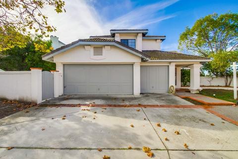 1337 Clear Crest Cir, Vista, CA 92084 photo 3