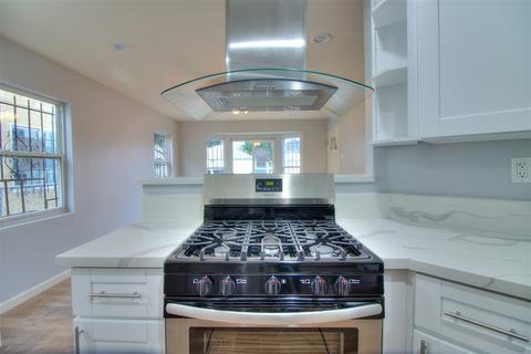 15620 S Frailey Ave, Compton, CA 90221 photo 2