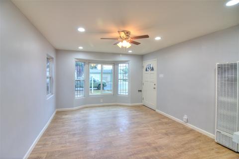15620 S Frailey Ave, Compton, CA 90221 photo 7