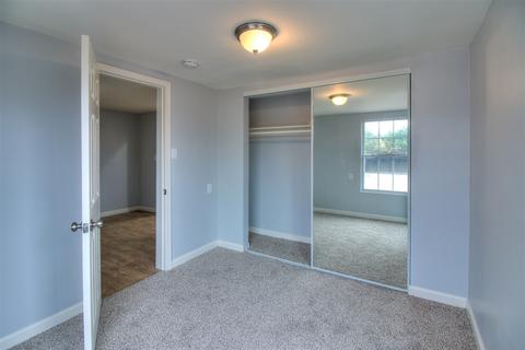 15620 S Frailey Ave, Compton, CA 90221 photo 12