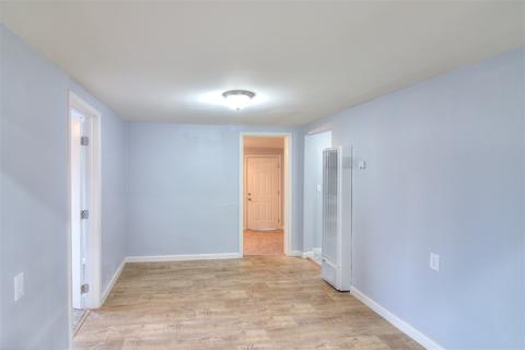 15620 S Frailey Ave, Compton, CA 90221 photo 9