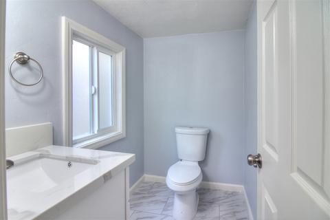 15620 S Frailey Ave, Compton, CA 90221 photo 14