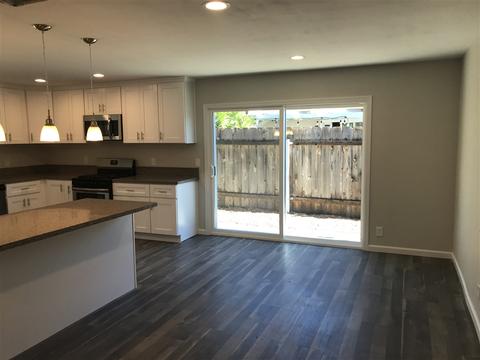 1840 Debra Ln, Vista, CA 92084 photo 8