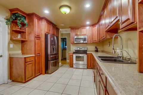 495 E J St, Chula Vista, CA 91910 photo 9
