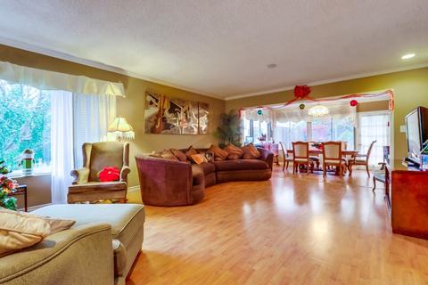 495 E J St, Chula Vista, CA 91910 photo 4