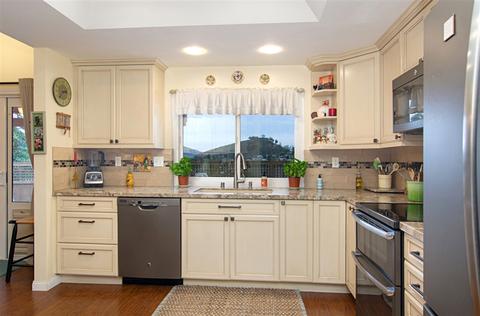 10029 Canyonview Ct, Spring Valley, CA 91977 photo 9