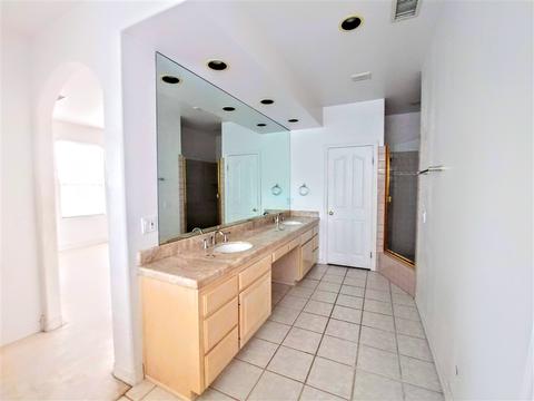 640 Altamira Ct, Vista, CA 92081 photo 16