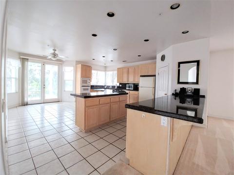 640 Altamira Ct, Vista, CA 92081 photo 11