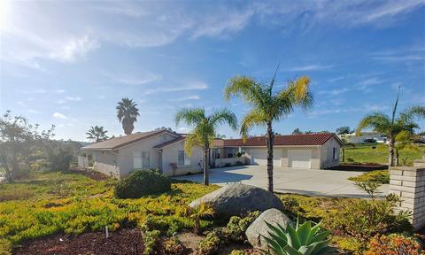 640 Altamira Ct, Vista, CA 92081 photo 1