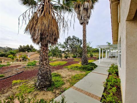 640 Altamira Ct, Vista, CA 92081 photo 19