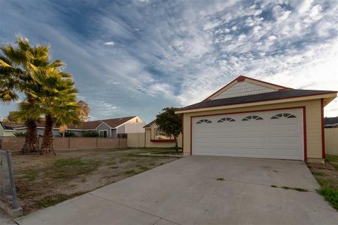 727 Butterfield Rd, Oceanside, CA 92057 photo 2