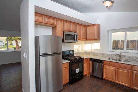 727 Butterfield Rd, Oceanside, CA 92057 photo 5