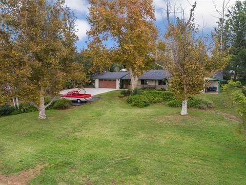 1942 Winterwarm Dr, Fallbrook, CA 92028 photo 1