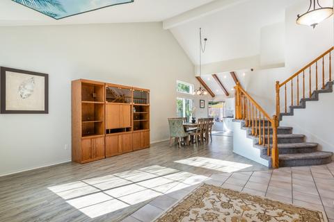 360 Apollo Dr, Vista, CA 92084 photo 4