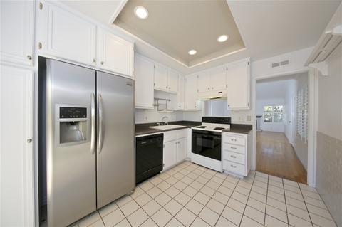 3261 Caminito Ameca, La Jolla, CA 92037 photo 9