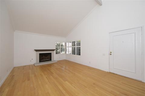 3261 Caminito Ameca, La Jolla, CA 92037 photo 4