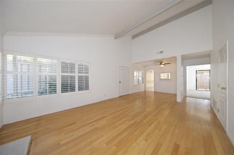 3261 Caminito Ameca, La Jolla, CA 92037 photo 6