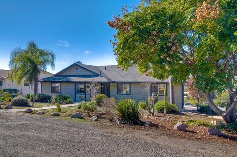 1036 Lonsdale, Vista, CA 92084 photo 1