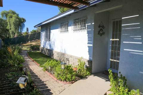 3810 Costa Bella Dr, La Mesa, CA 91941 photo 4