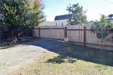 943 E Pennslyvania Ave, Escondido, CA 92025 photo 2