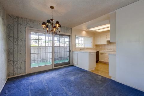 620 Lynnette Cir, Vista, CA 92084 photo 8