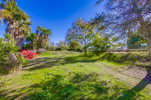 620 Lynnette Cir, Vista, CA 92084 photo 4