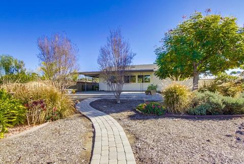 620 Lynnette Cir, Vista, CA 92084 photo 3