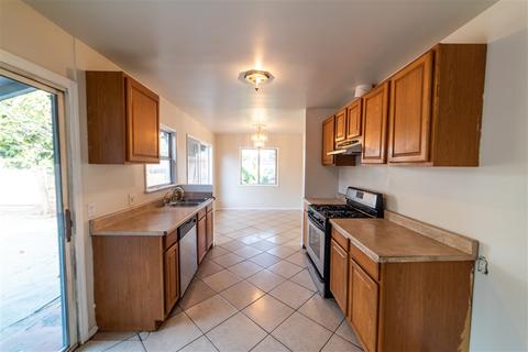 1410 W Summit St, Long Beach, CA 90810 photo 9