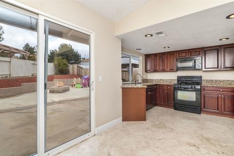 1374 Wagon Gln, Escondido, CA 92027 photo 8