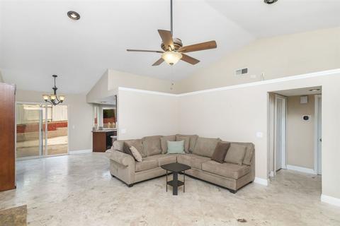 1374 Wagon Gln, Escondido, CA 92027 photo 3