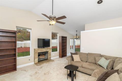 1374 Wagon Gln, Escondido, CA 92027 photo 5