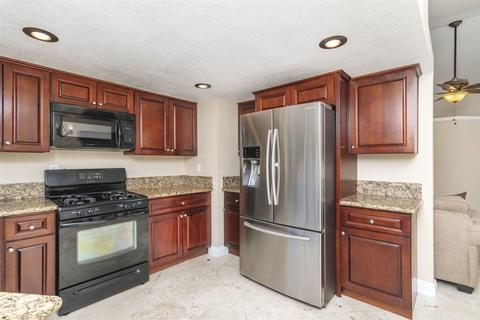 1374 Wagon Gln, Escondido, CA 92027 photo 7