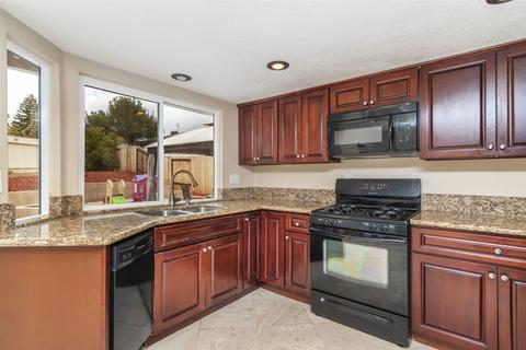1374 Wagon Gln, Escondido, CA 92027 photo 6