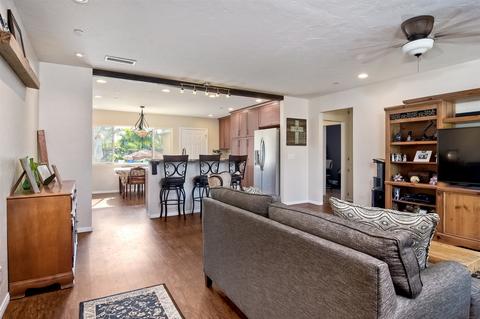 447 Hawthorne Ave, El Cajon, CA 92020 photo 4