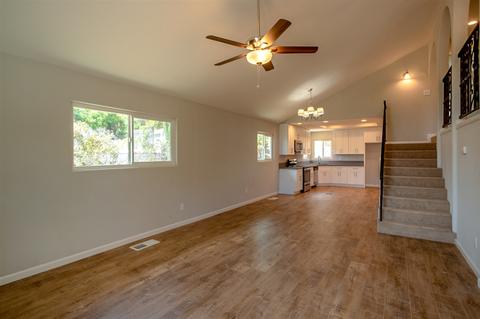 676 Ora Avo Dr, Vista, CA 92084 photo 3