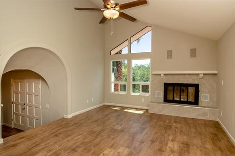 676 Ora Avo Dr, Vista, CA 92084 photo 2
