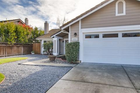 4541 Morro Bay St, Oceanside, CA 92057 photo 2