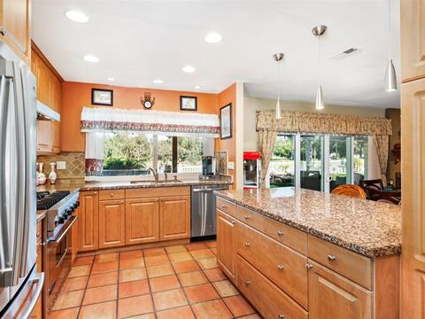 1110 La Mirada Ave, Escondido, CA 92026 photo 8